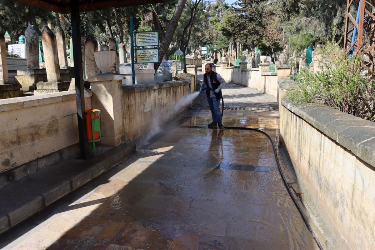 Şanlıurfa'da mezarlıklarda bayram düzenlemesi