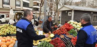 Şanlıurfa'da semt pazarında etiket ve tartı denetimi yapıldı