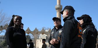 Şanlıurfa'da 'turizm polisi' rehberlik hizmetiyle turistlere güven veriyor