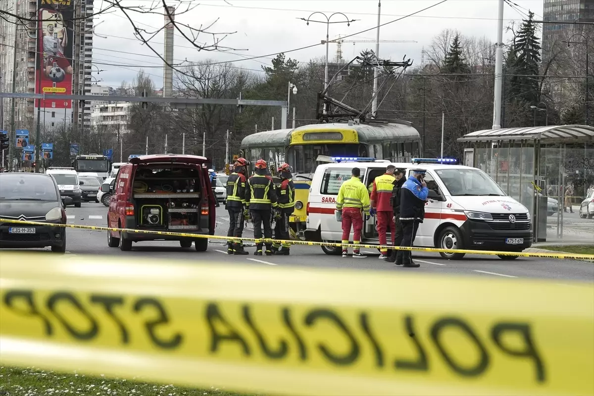 Saraybosna'da raydan çıkan tramvayın çarptığı 1 kişi öldü, 2 kişi yaralandı
