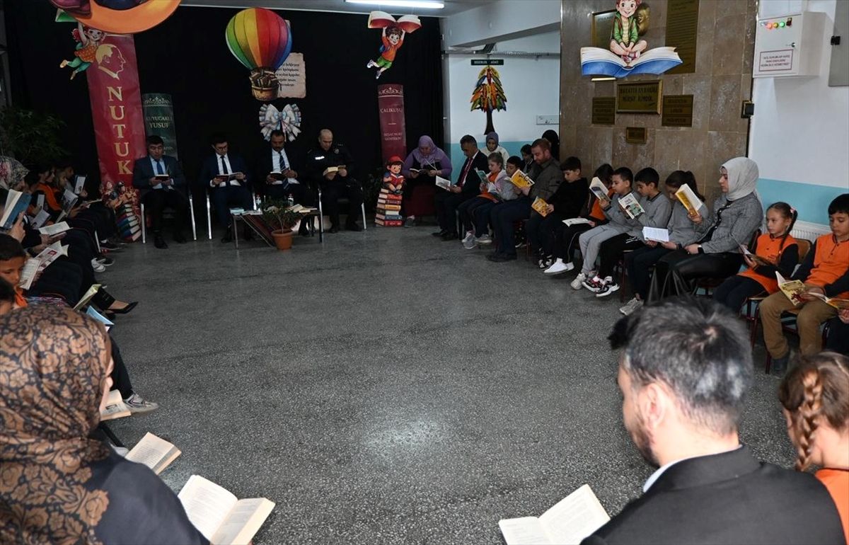 Sarıoğlan'da kitap okuma etkinliği düzenlendi