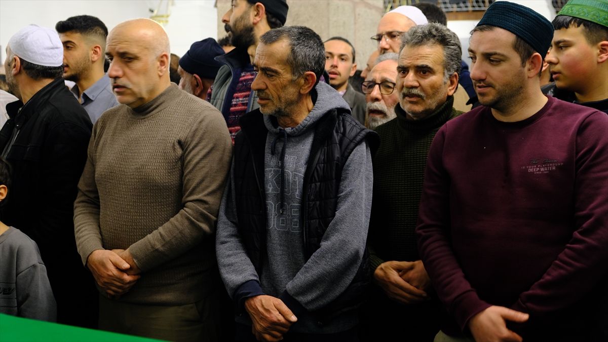 Şarkışla'da kutsal emanetler sergisi ziyarete açıldı