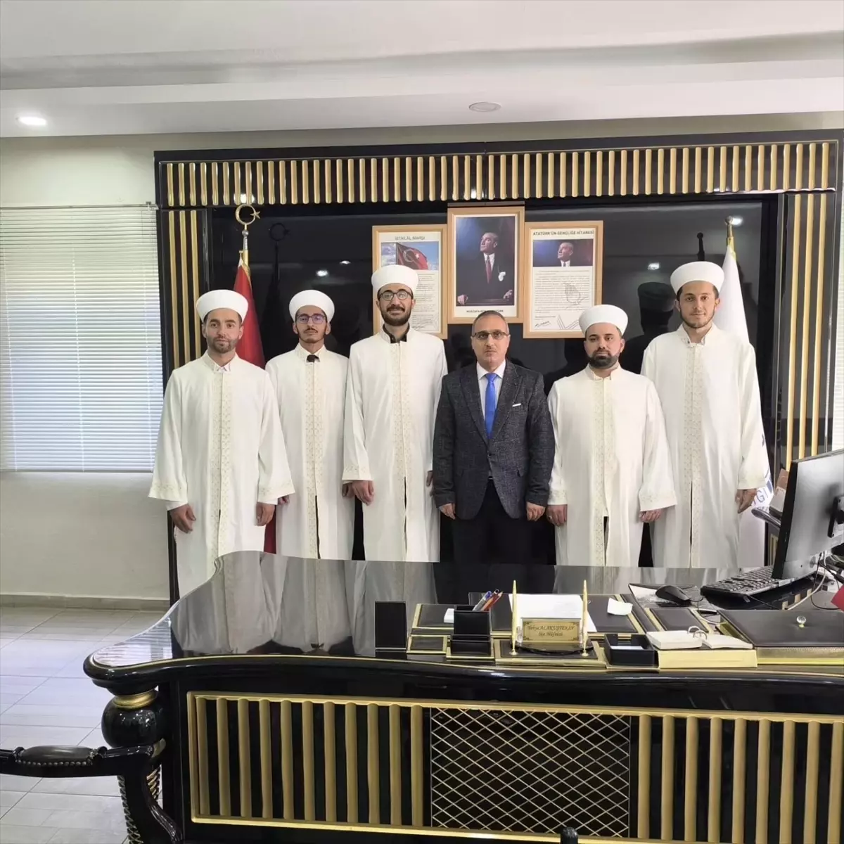 Sason'a yeni atanan imamlar törenle cübbe giydi