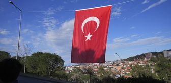 Şehit Hava Pilot Binbaşı Bolat'ın şehadet haberi İzmir'deki ailesine verildi