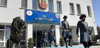 Selçuklu sultanlarının türbesinde jandarma personeli 'saygı nöbeti' tutuyor