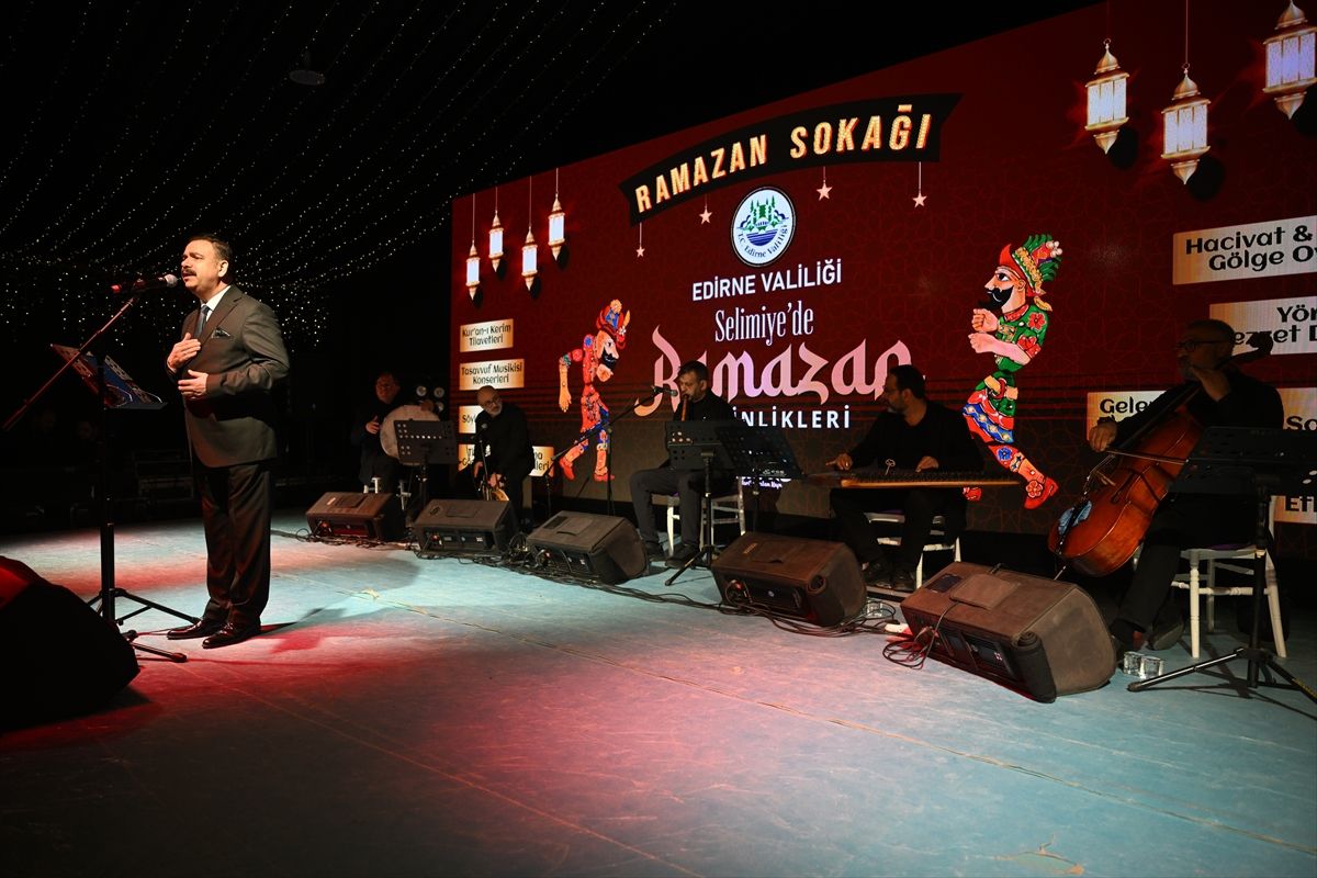 Selimiye Meydanı'nda kurulan "Ramazan Sokağı"nda Kadir Gecesi özel programı düzenlendi