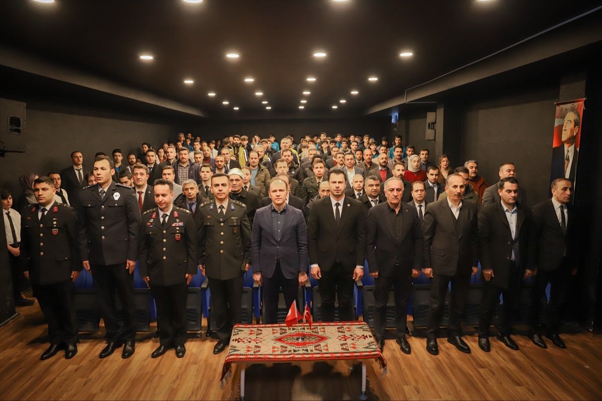 Şemdinli'de İstiklal Marşı'nın Kabulü ve Mehmet Akif Ersoy'u Anma Günü programı düzenlendi