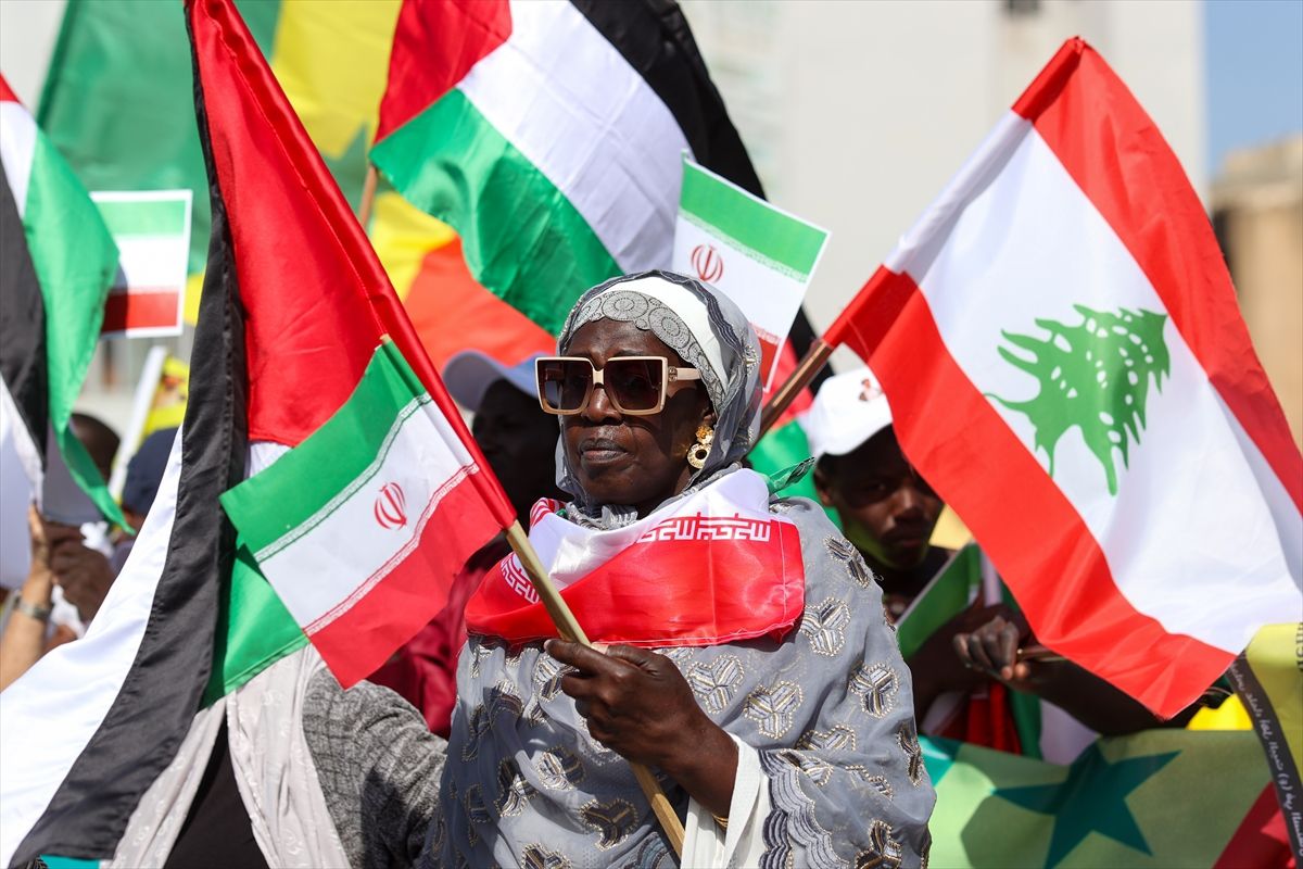 Senegal'de ABD ve İsrail'in İran'a yönelik saldırıları protesto edildi