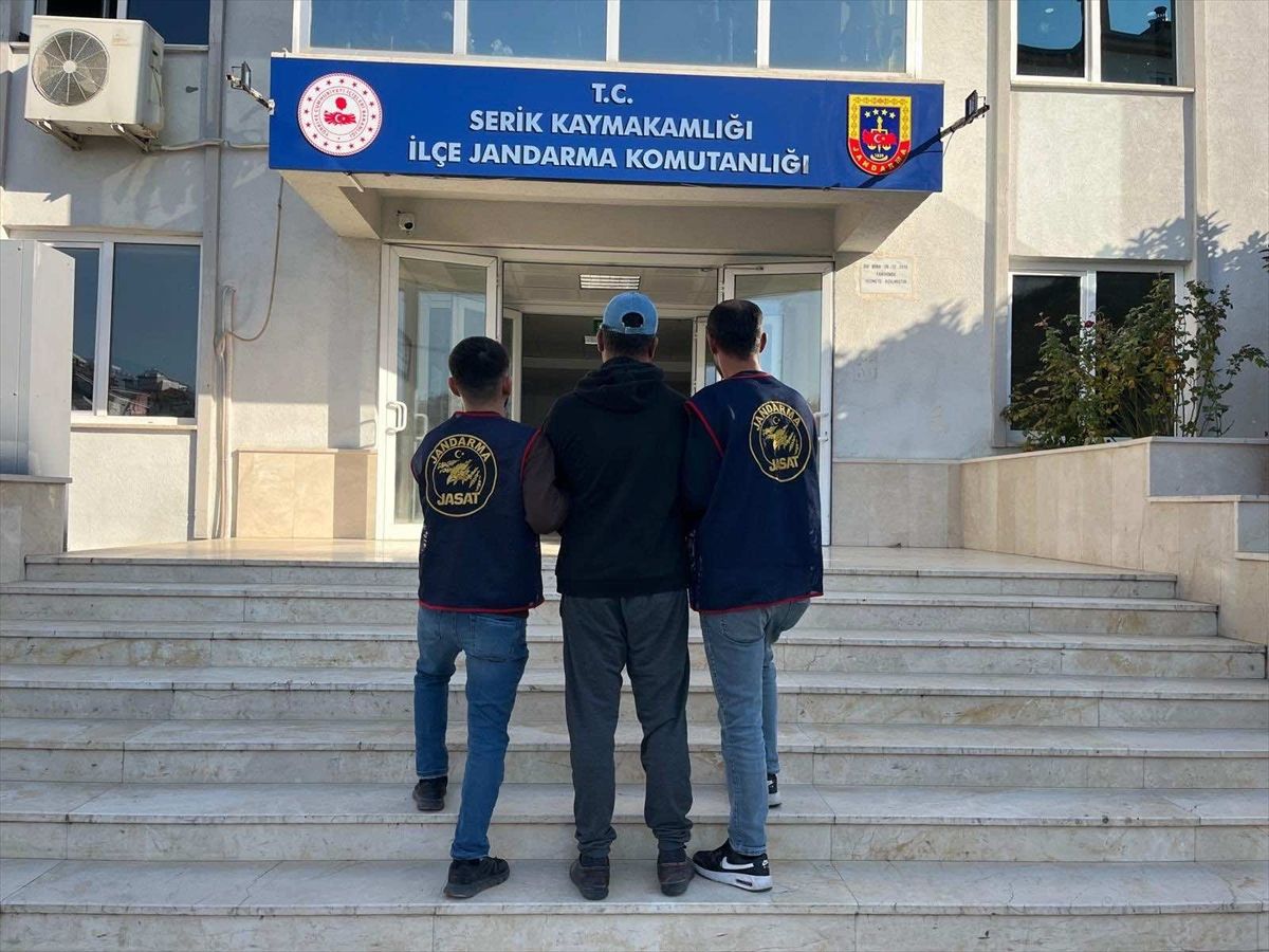 Serik'te aranan 5 hükümlü yakalandı