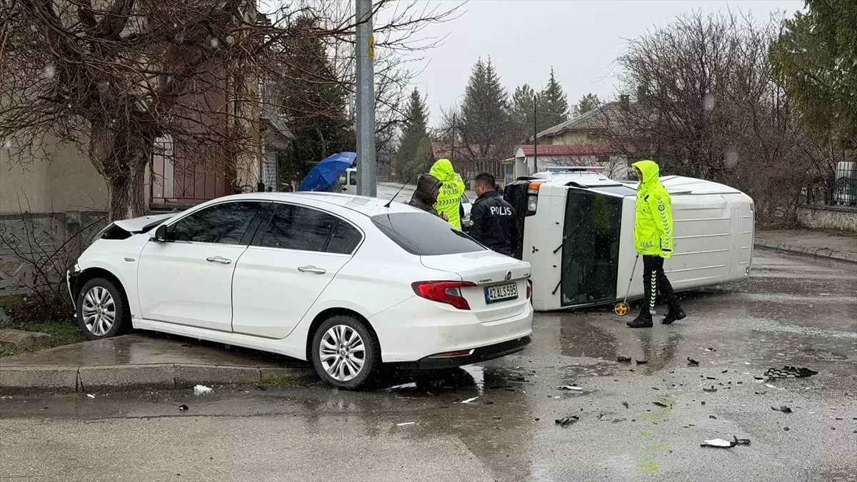 Seydişehir'de trafik kazasında 1'i çocuk 3 kişi yaralandı