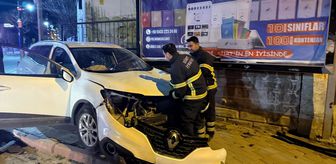 Siirt'te otomobille çarpışan motosiklet sürücüsü yaralandı