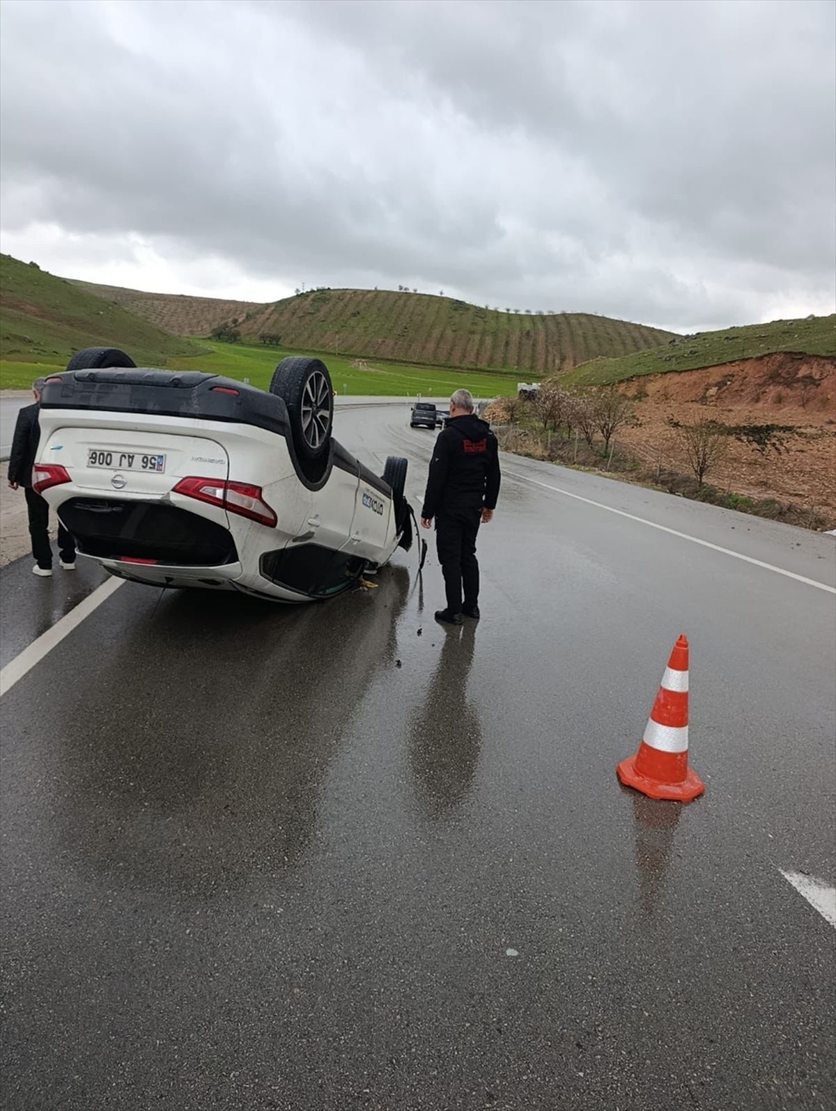 Siirt'te SUV tipi araç devrildi