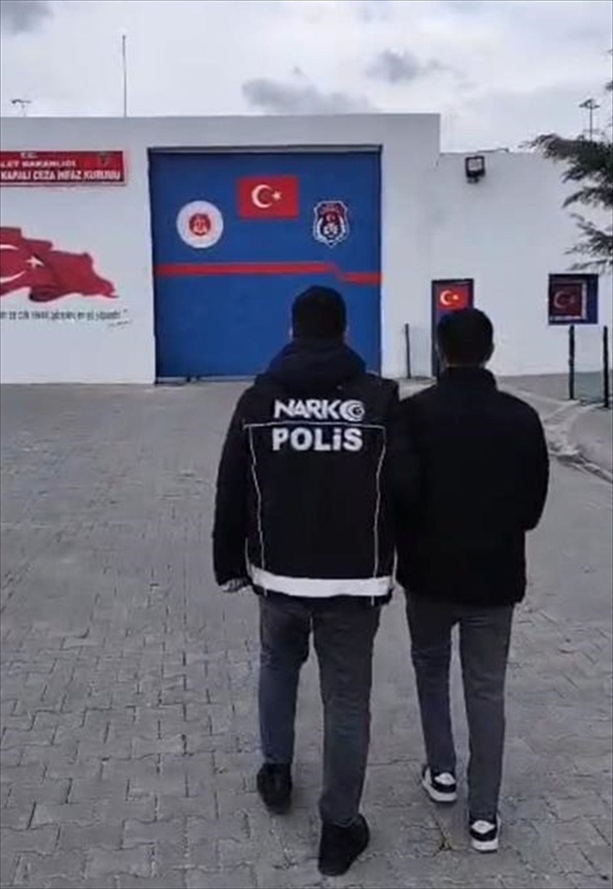 Siirt'te uyuşturucu operasyonunda yakalanan zanlı tutuklandı