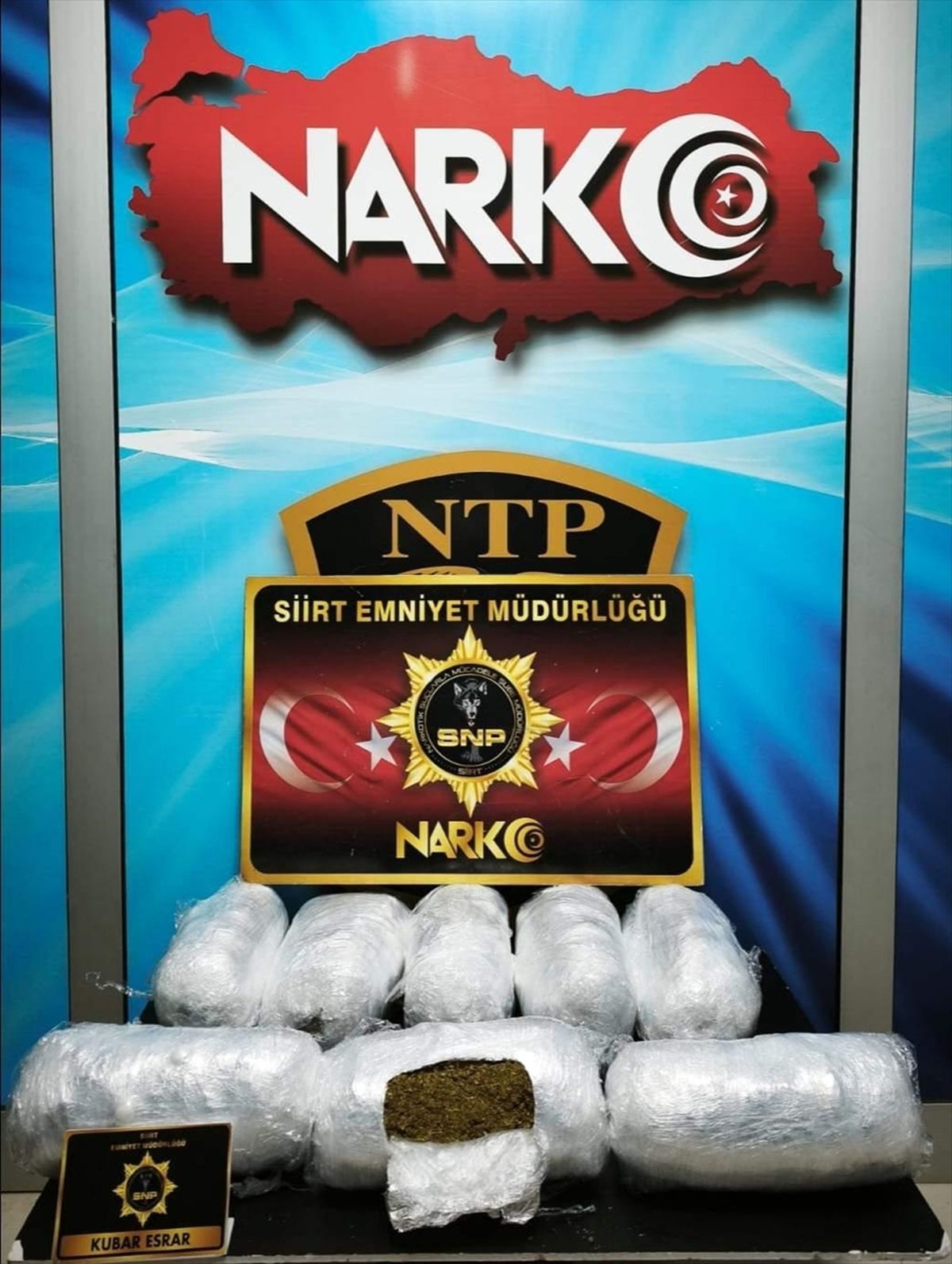 Siirt'te yolcu otobüsünde 9 kilo 300 gram kubar esrar ele geçirildi