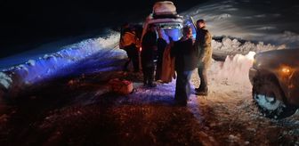 Siirt'te yolu kardan kapanan köylerdeki hastalar ekiplerce hastanelere ulaştırıldı