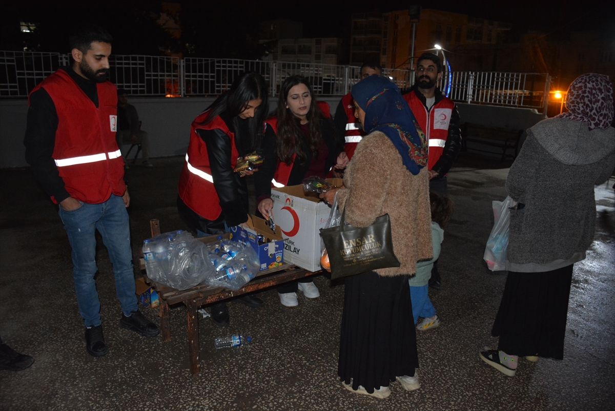 Silopi'de Kadir Gecesi dolayısıyla ikramda bulunuldu