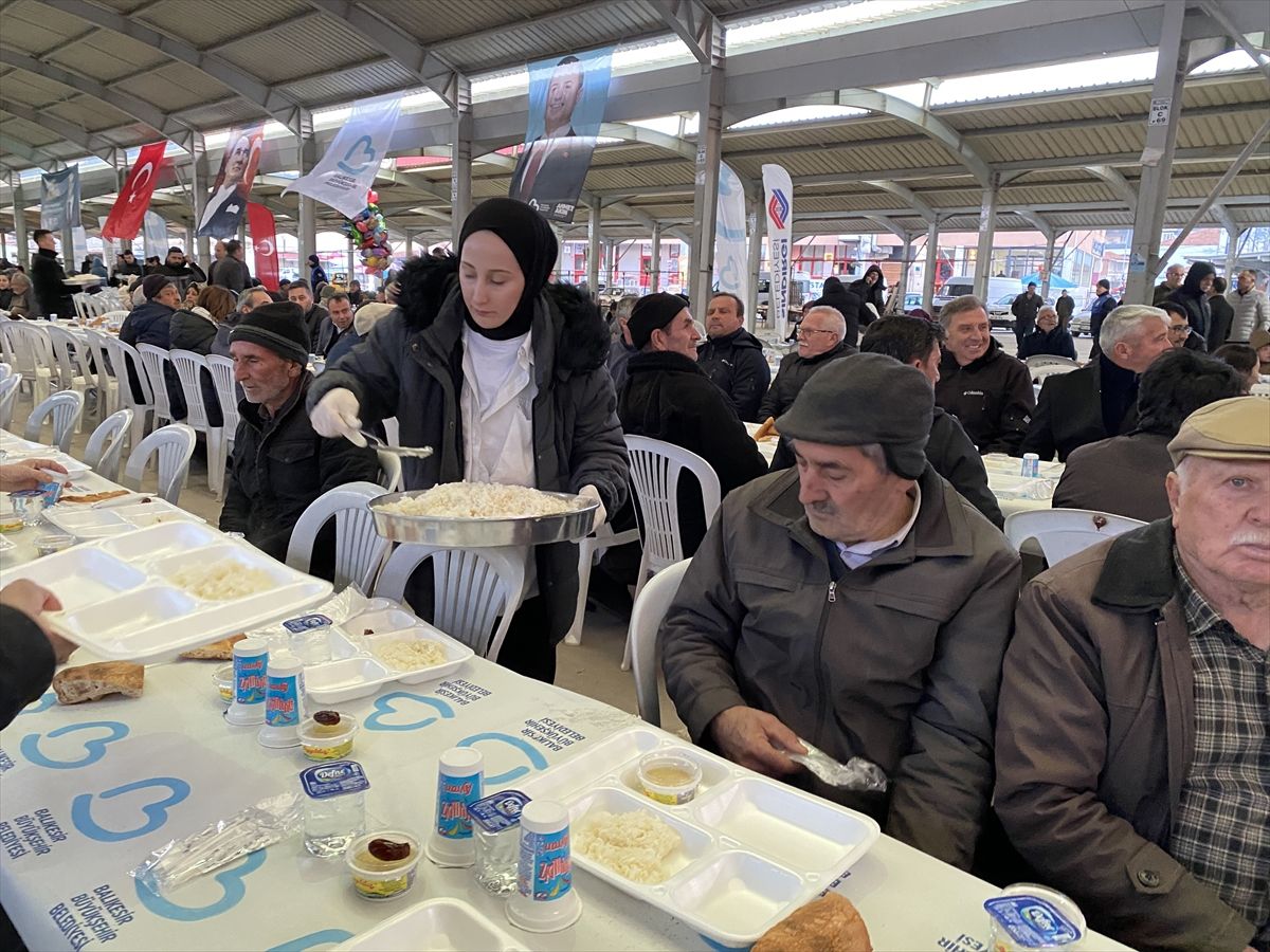 Sındırgı'da Büyükşehir Belediyesince iftar programı düzenlendi