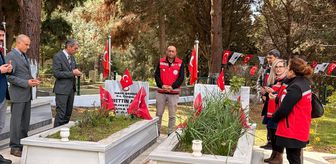 Sinop'ta Aile ve Sosyal Hizmetler İl Müdürlüğü personelinden şehitlik ziyareti