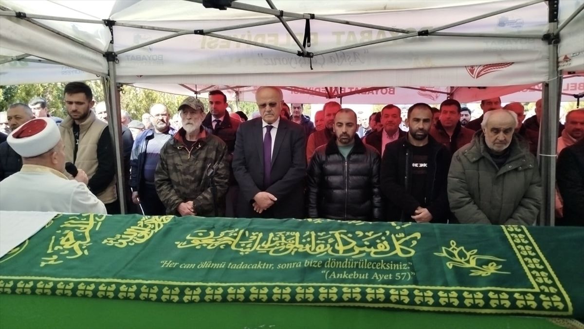 Sinop'ta kahvehanede düşerek başını beton zemine çarpan kişi öldü