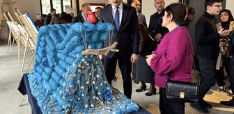 Sinop'ta öğrenciler sahil atıklarından yaptıkları çalışmalarla 'temiz deniz' mesajı verdi
