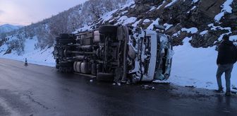 Şırnak'ta devrilen kamyondaki 2 kişi yaralandı