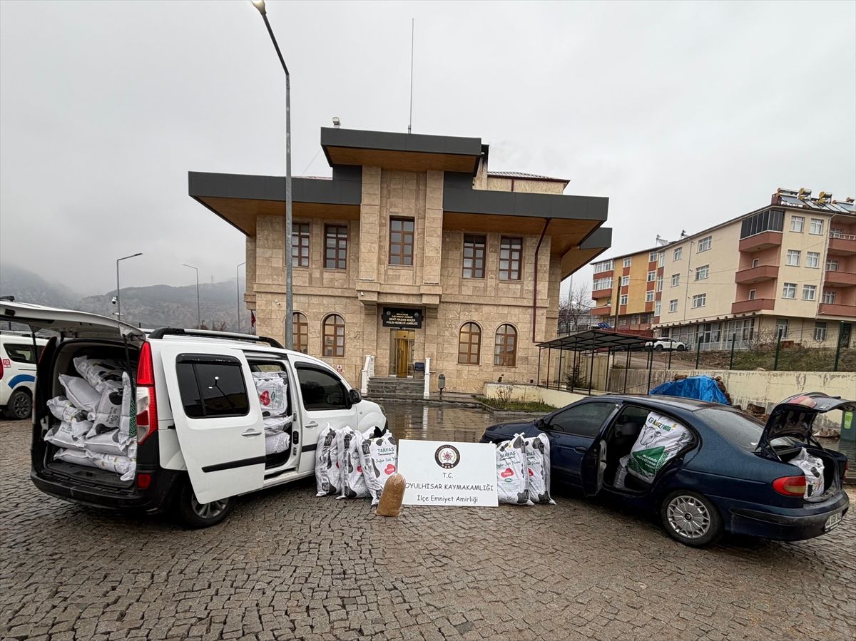 Sivas'ta 1 ton gümrük kaçağı tütün ele geçirildi