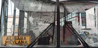 Sivas'ta belediyenin işçi servisine zarar verildi