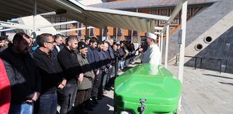 Sivas'ta teravihe giderken trafik kazasında ölen gelin ve kayınvalidenin cenazeleri defnedildi