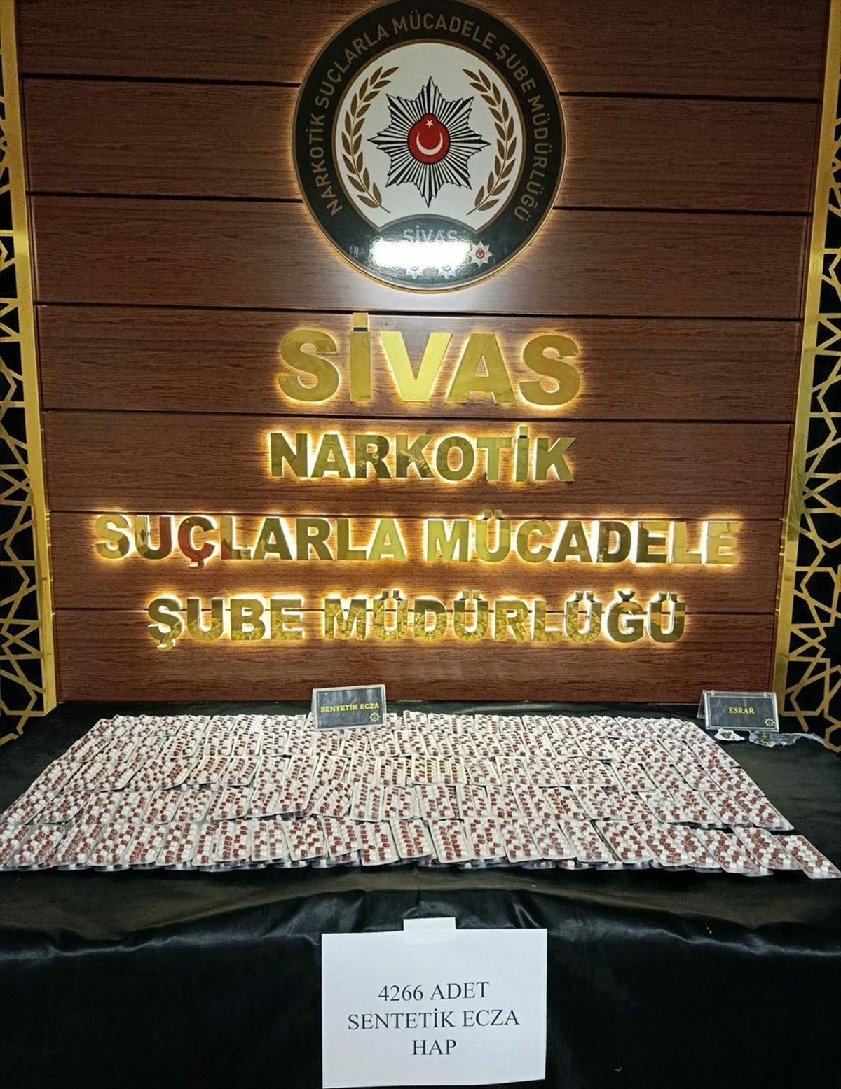 Sivas'ta uyuşturucu operasyonunda yakalanan 2 şüpheli tutuklandı