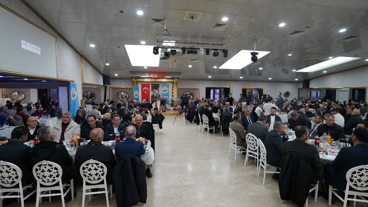 Sivas'ta Yıldızeli Derneği iftar programı düzenledi