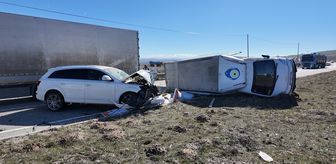 Sivas'ta zincirleme trafik kazasında 2 kişi yaralandı