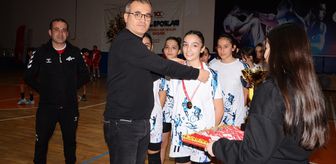 Spor AŞ Kız Hentbol Takımı il birincisi oldu