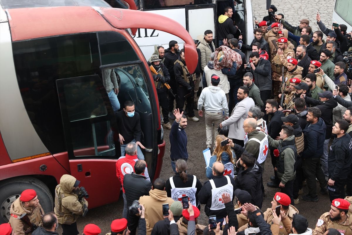 Suriye hükümeti ile Süveyda da yasa dışı gruplar arasında esir takası yapıldı