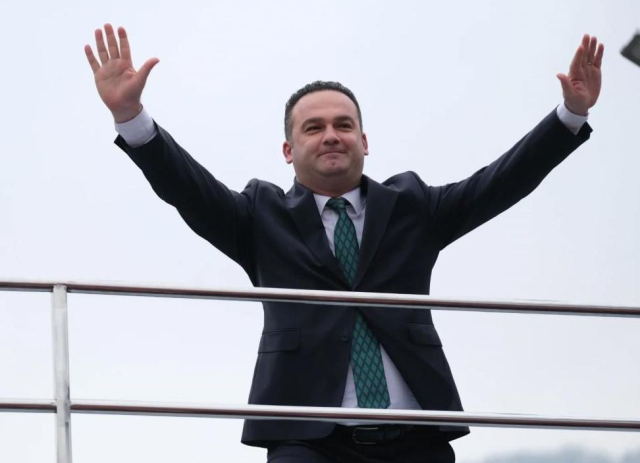 Messages that got the mayor arrested for harassment