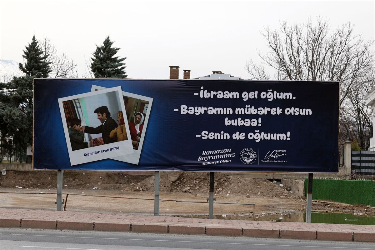 Talas Belediyesinin Ramazan Bayramı'nı Yeşilçam replikleriyle kutlaması gülümsetti