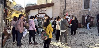 Tarihi konaklarıyla ünlü Safranbolu'da hafta sonu yoğunluğu