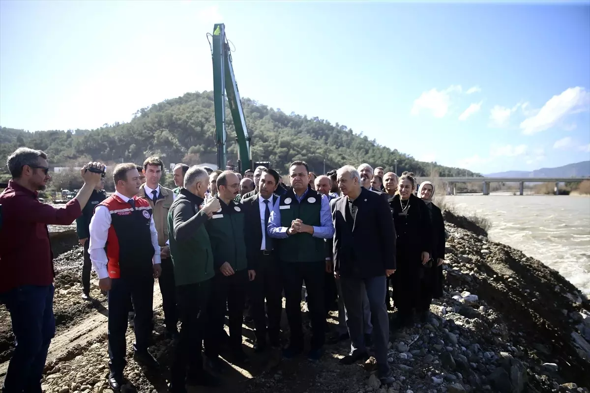 Tarım ve Orman Bakan Yardımcısı Gizligider, Dalaman Çayı'ndaki taşkın önleme çalışmalarını inceledi Açıklaması