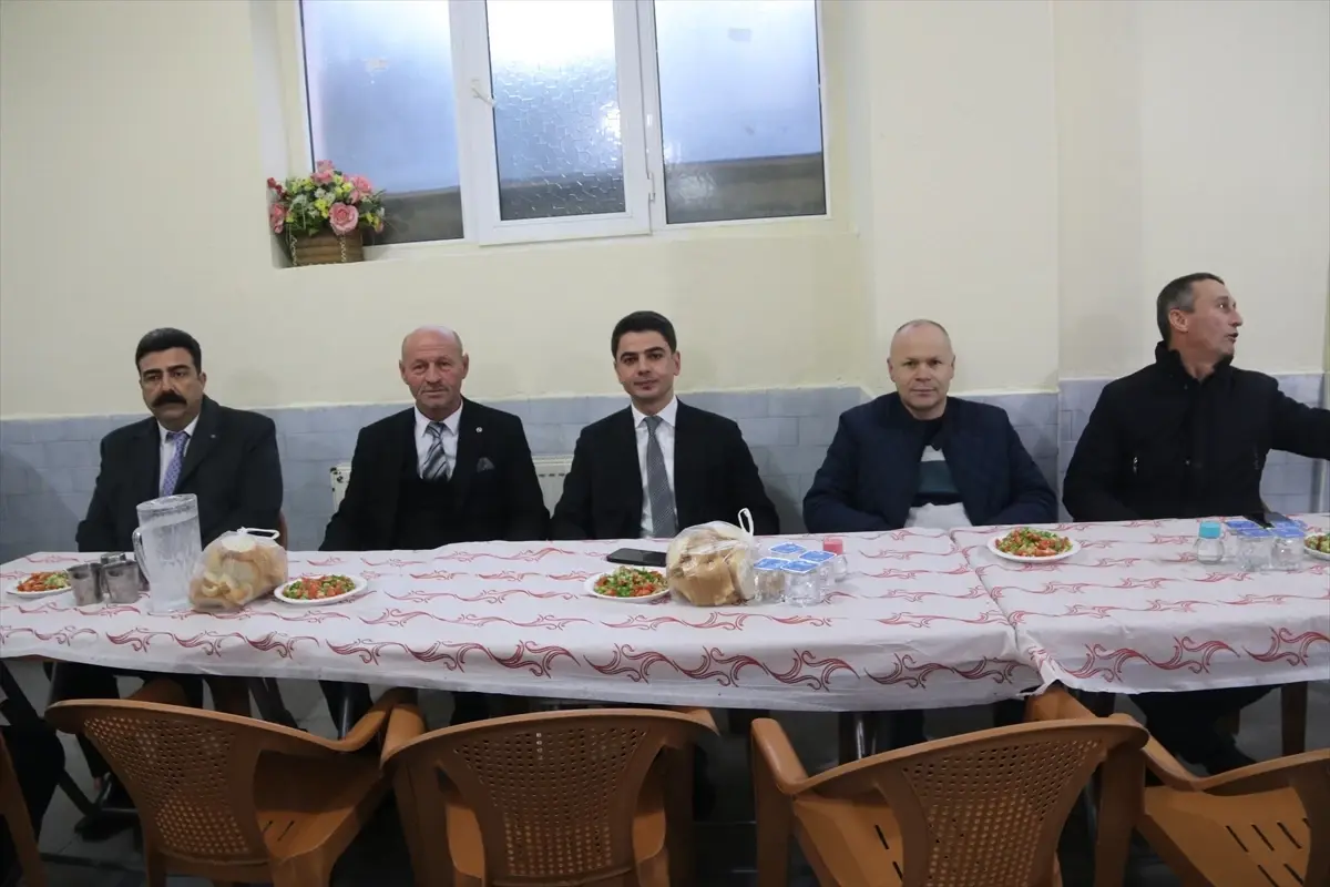 Taşova Kaymakamı Kartal ilk iftarını Boraboy köyünde yaptı
