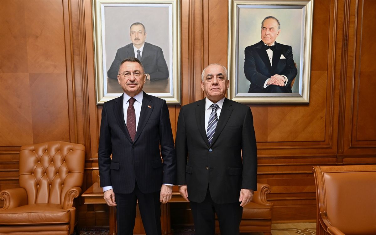 Oktay, Azerbaycan'da Diplomatik Temaslarda Bulundu