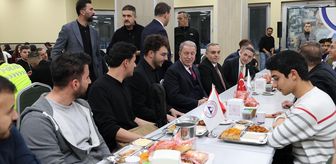 TBMM Milli Savunma Komisyonu Başkanı Akar öğrencilerle iftarda buluştu