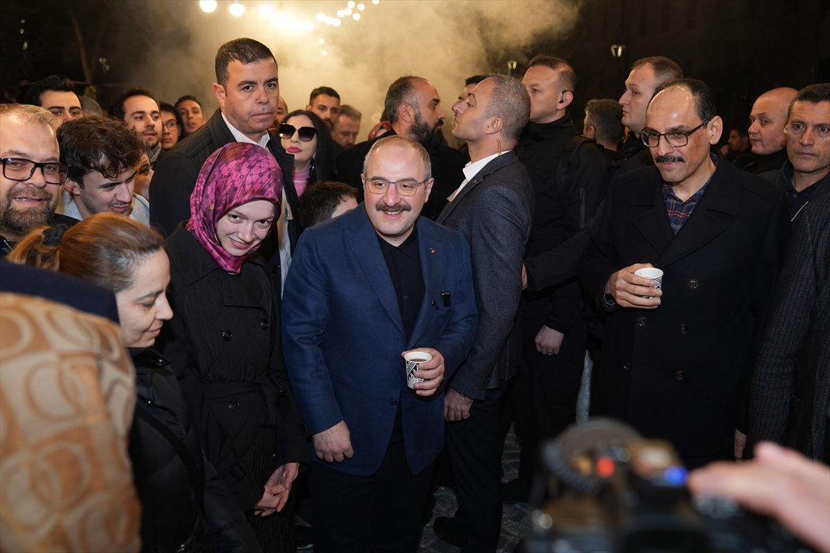 TBMM Sanayi Komisyonu Başkanı Varank, Ankara'da vatandaşlarla sahurda buluştu Açıklaması