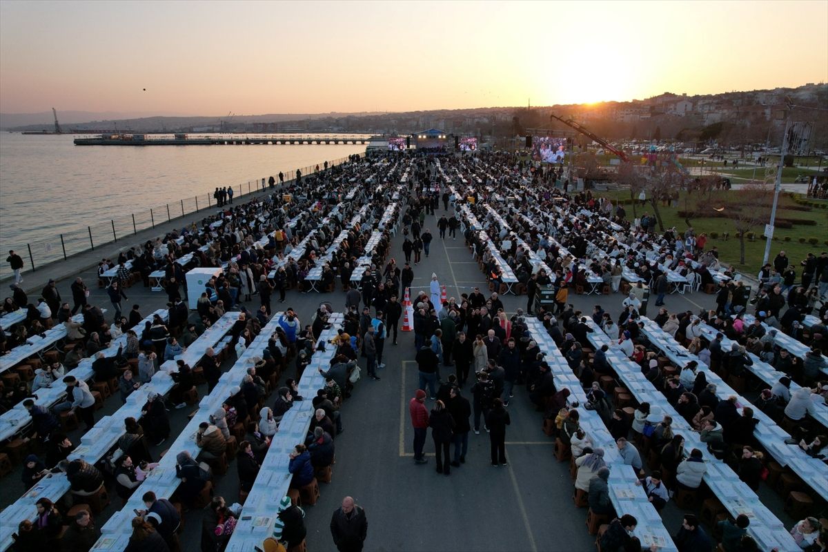 Tekirdağ'da 11 bin kişi birlikte iftar yaptı