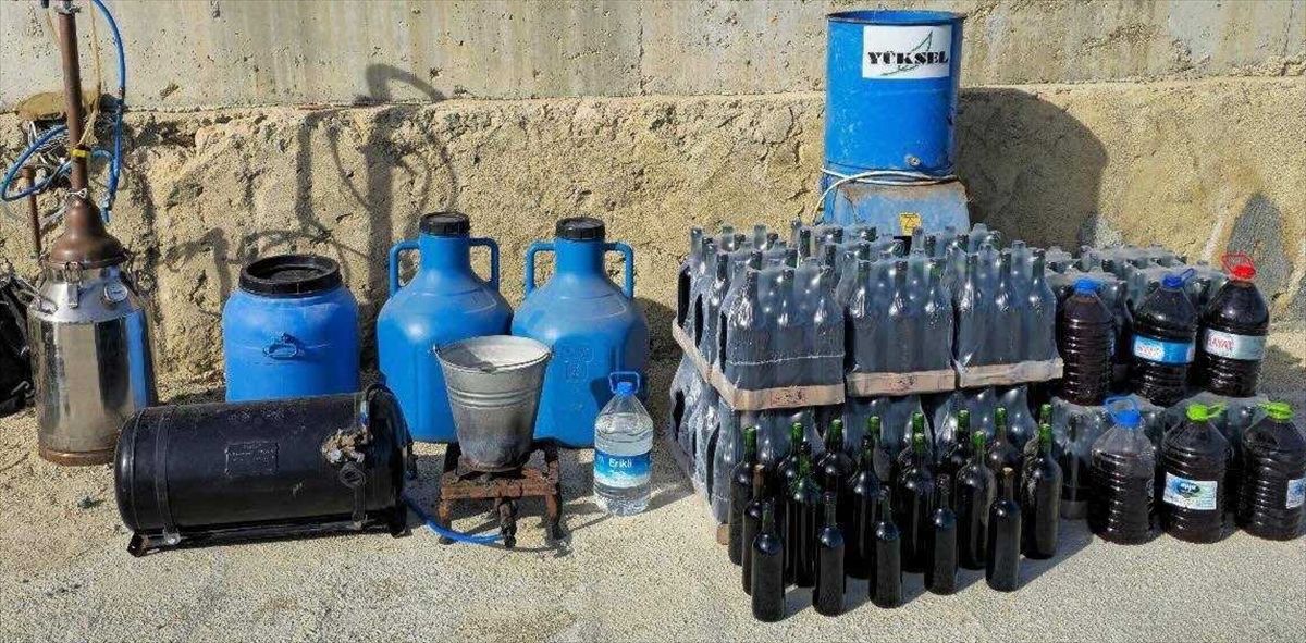 Tekirdağ'da 425 litre sahte içki ele geçirildi