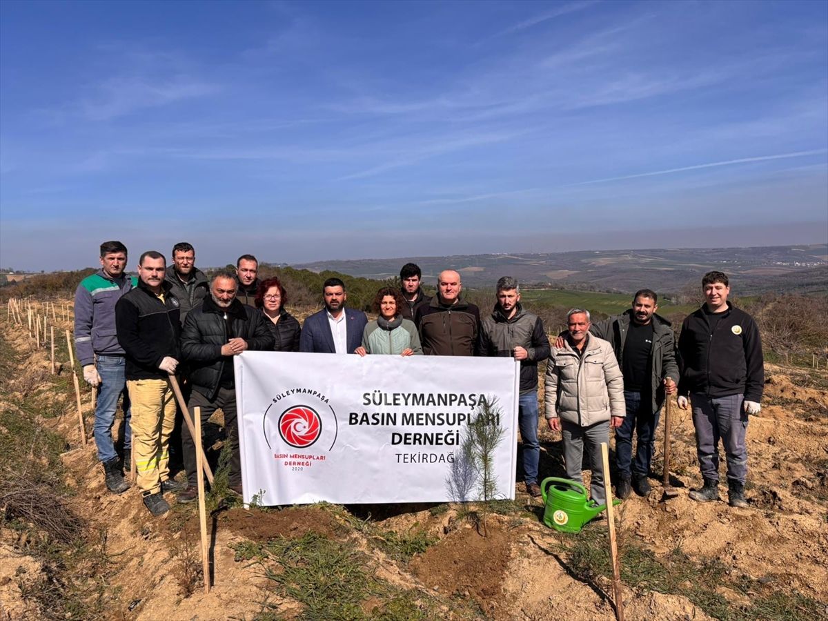 Tekirdağ'da basın mensupları fidan dikti
