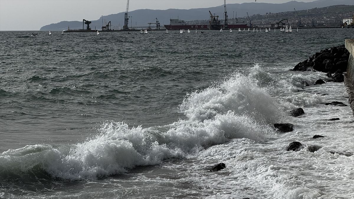 Tekirdağ'da lodos deniz ulaşımını olumsuz etkiliyor