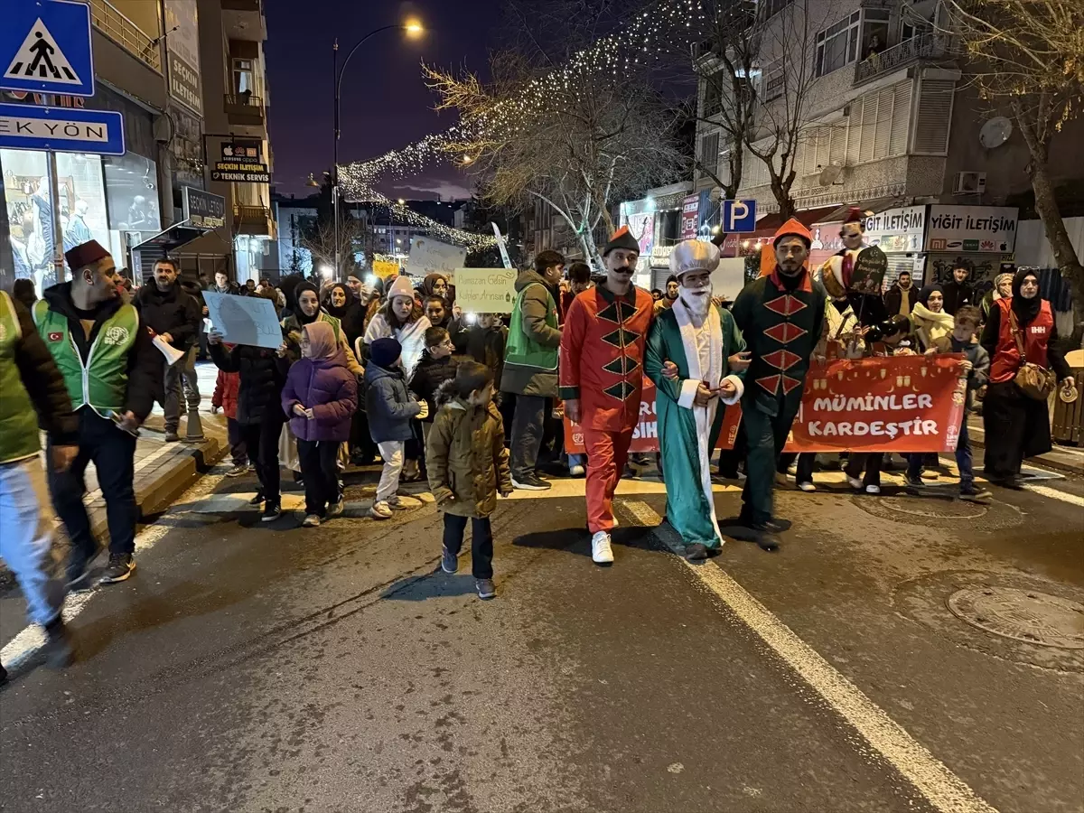 Tekirdağ'da ramazan ayı fener alayıyla karşılandı
