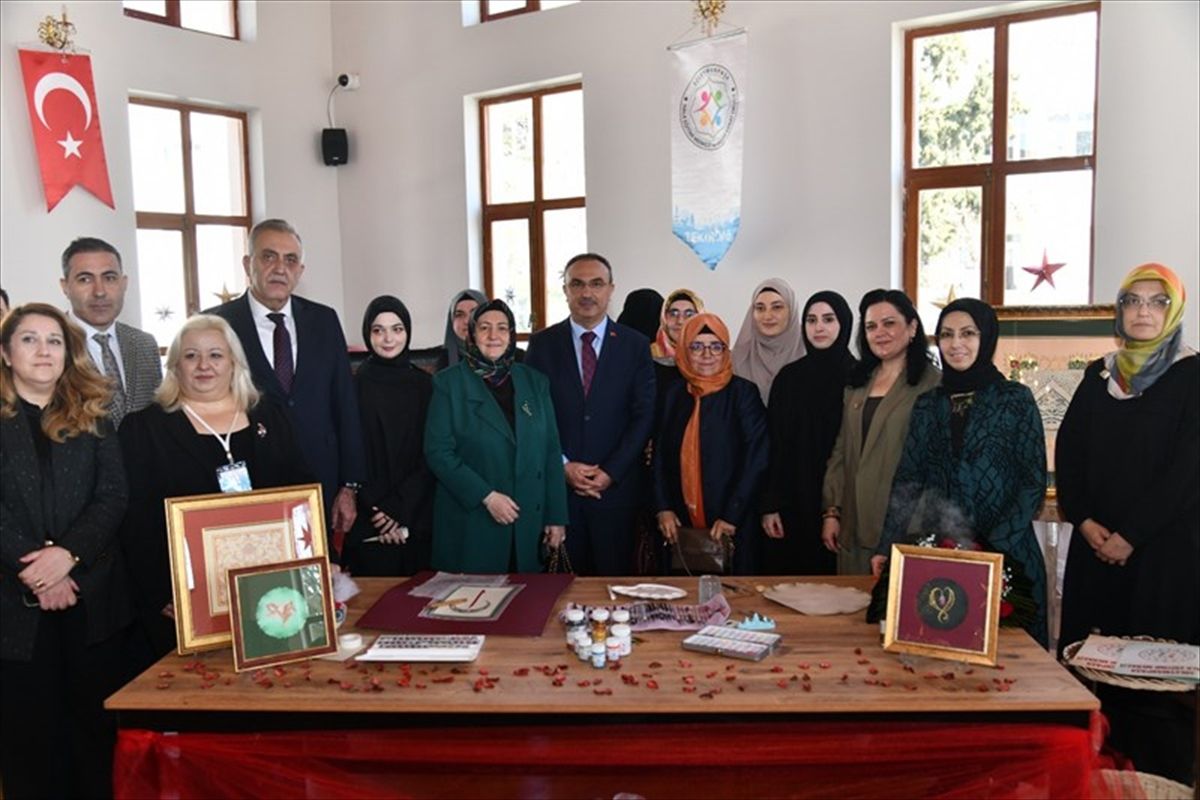 Tekirdağ'da "Sanatın Diliyle Değerlerimiz" sergisi açıldı