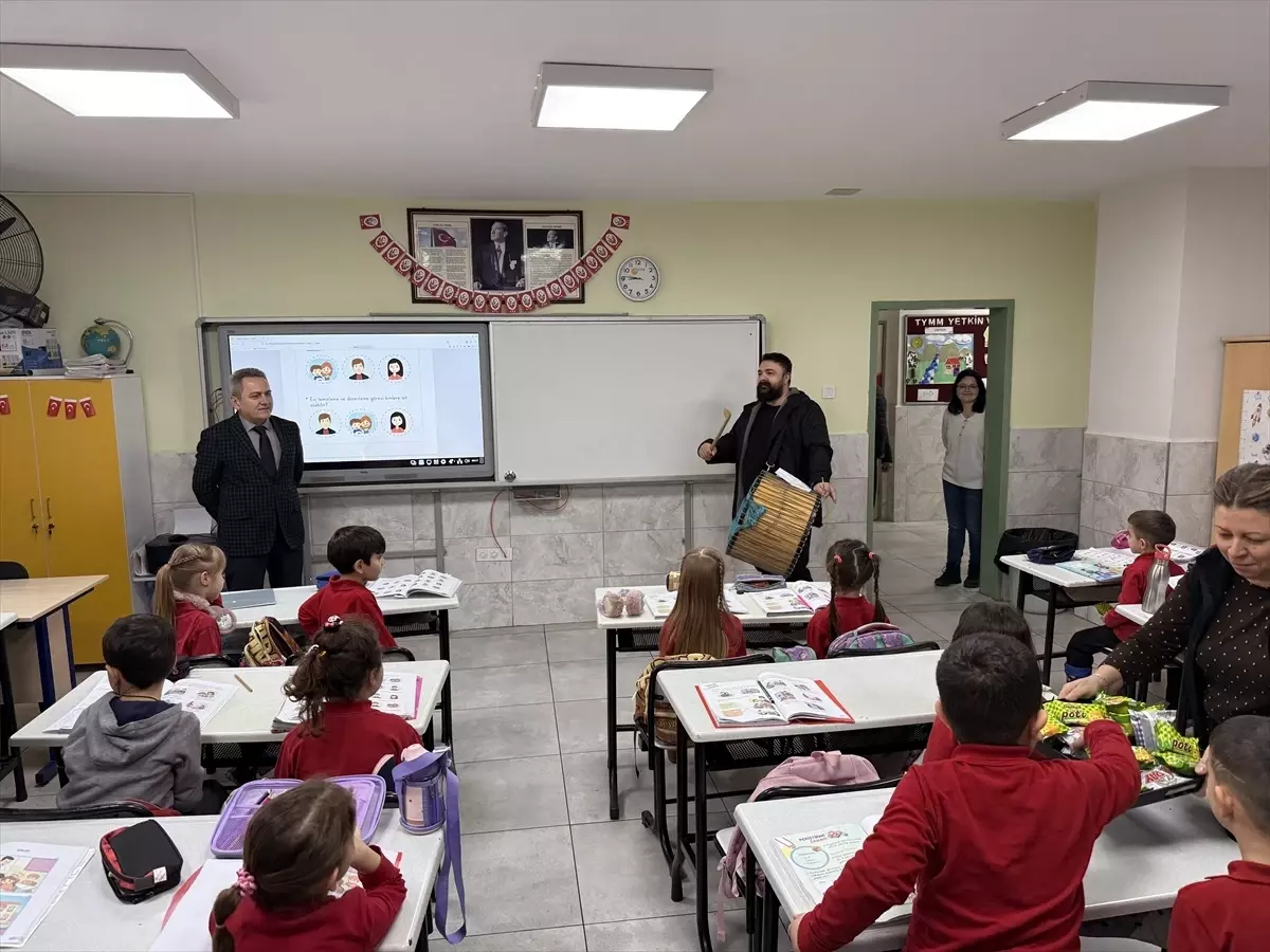 Tekirdağ'da sınıflarda öğrencilere davul çalınıp mani okundu