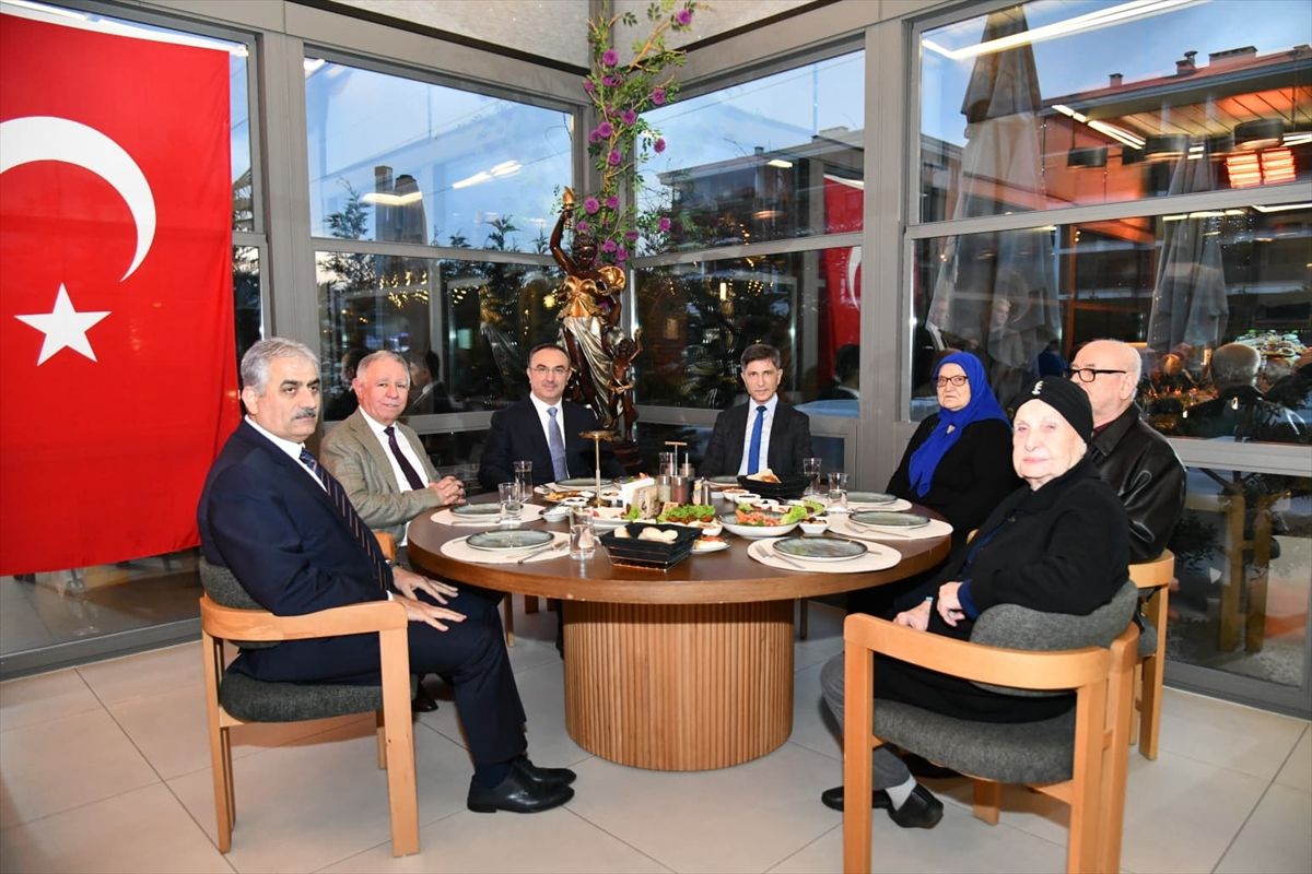 Tekirdağ Valisi Soytürk huzurevi sakinleriyle iftar yaptı