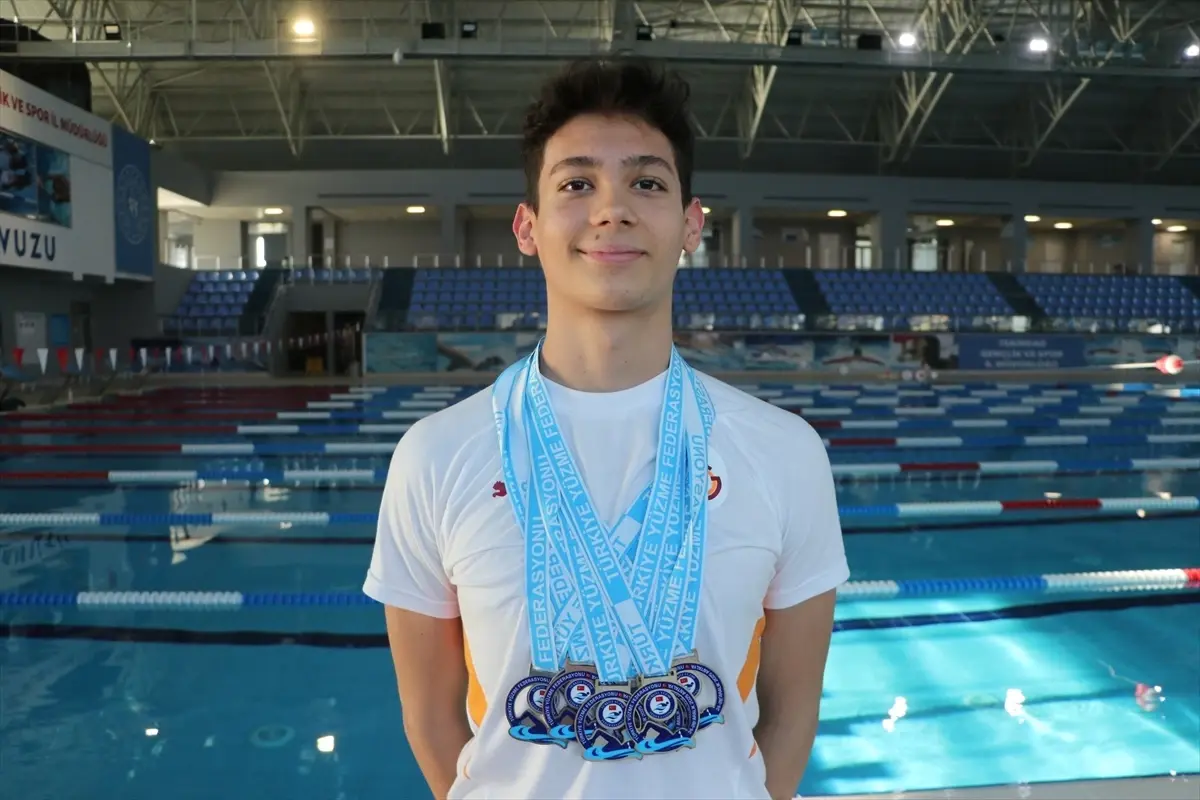 Tekirdağlı yüzücü Eymen İbolar, madalyalara kulaç atıyor